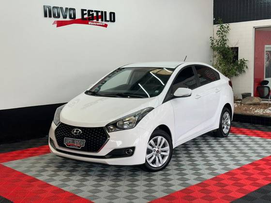 HYUNDAI HB20S 1.6 COMFORT PLUS 16V FLEX 4P AUTOMÁTICO
